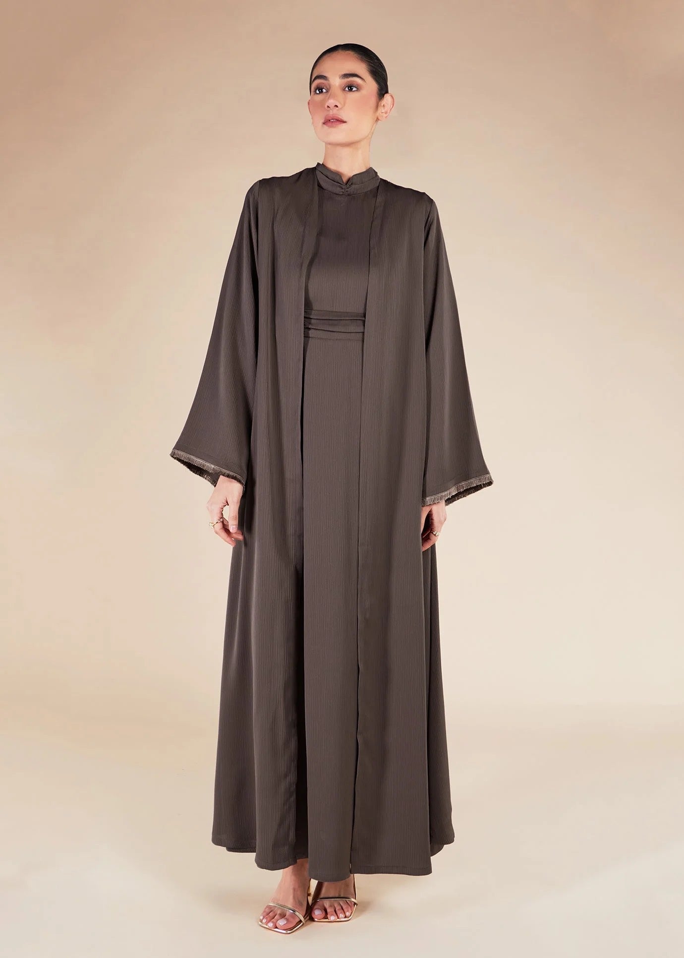 Abaya ouverte à double coupe